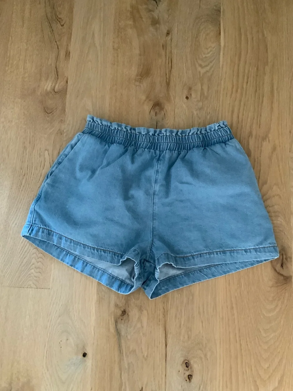 LNA Jo Chambray Short